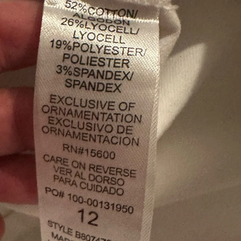 Democracy "Ab"solution High Rise Shorts in white. NWT - Picture 5 of 9